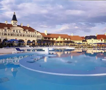 Hotel Marriott Village D'ille De France 5*