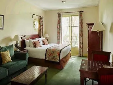 Otel Marriott Village D'ille De France 5*